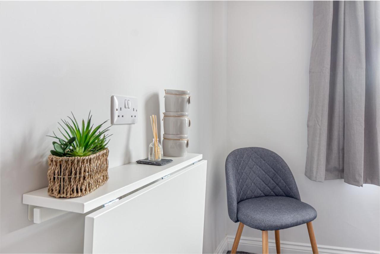 Host & Stay - The Bull Inn, 3 Double Rooms Fernhill Heath Exteriör bild