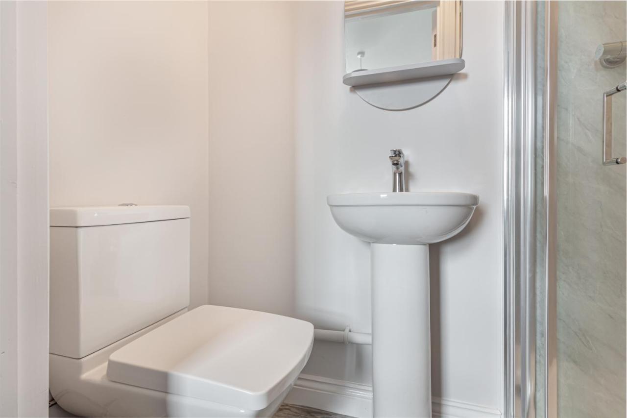 Host & Stay - The Bull Inn, 3 Double Rooms Fernhill Heath Exteriör bild